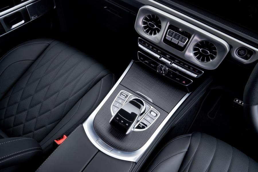Детали интерьера Mercedes-AMG G63 (W463) 2018 года  (UK) (фото 6 из 40)